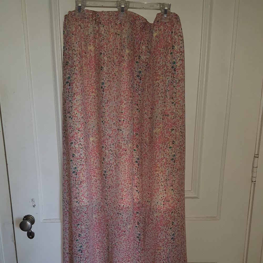 Patterned Maxi Skirt - Picture 2 of 6